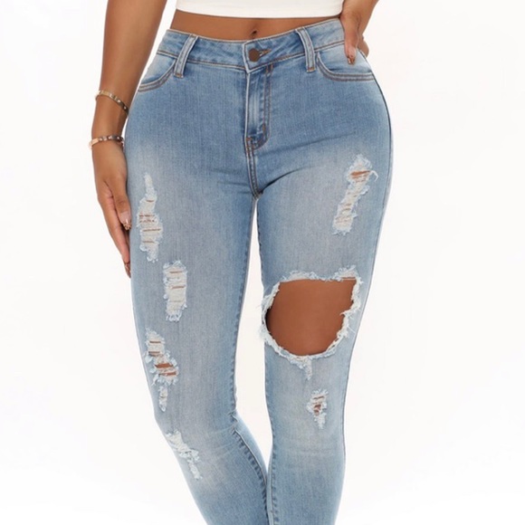 🌺High waisted distressed jeans🌺 - Picture 2 of 3